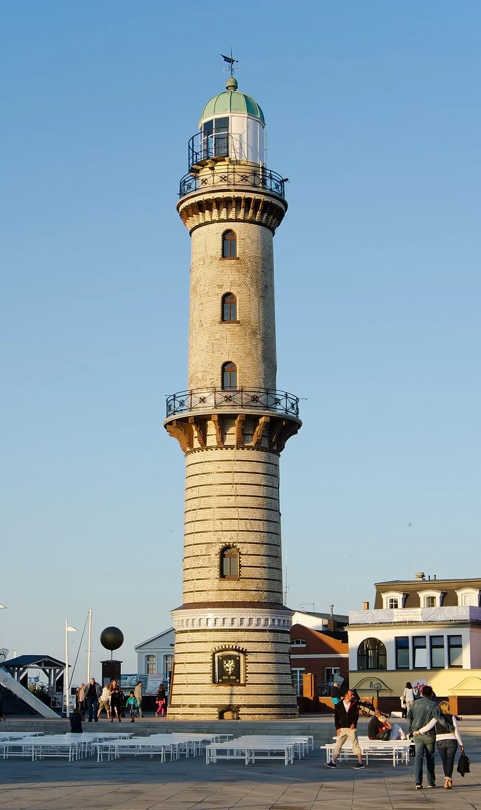 Obrázok: An-d · CC BY-SA 3.0 Leuchtturm Warnemünde
