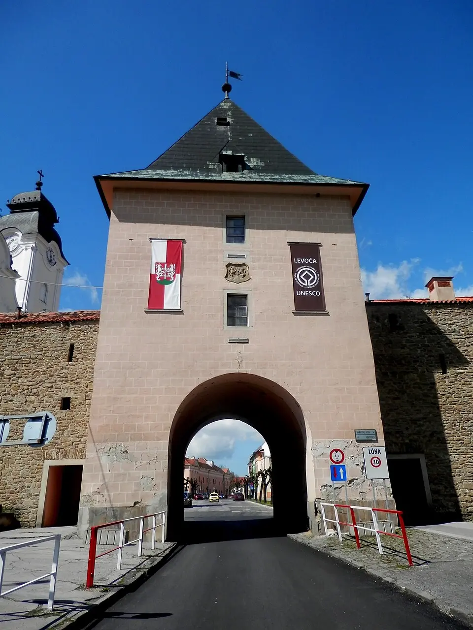 mestské opevnenie, veža bránová