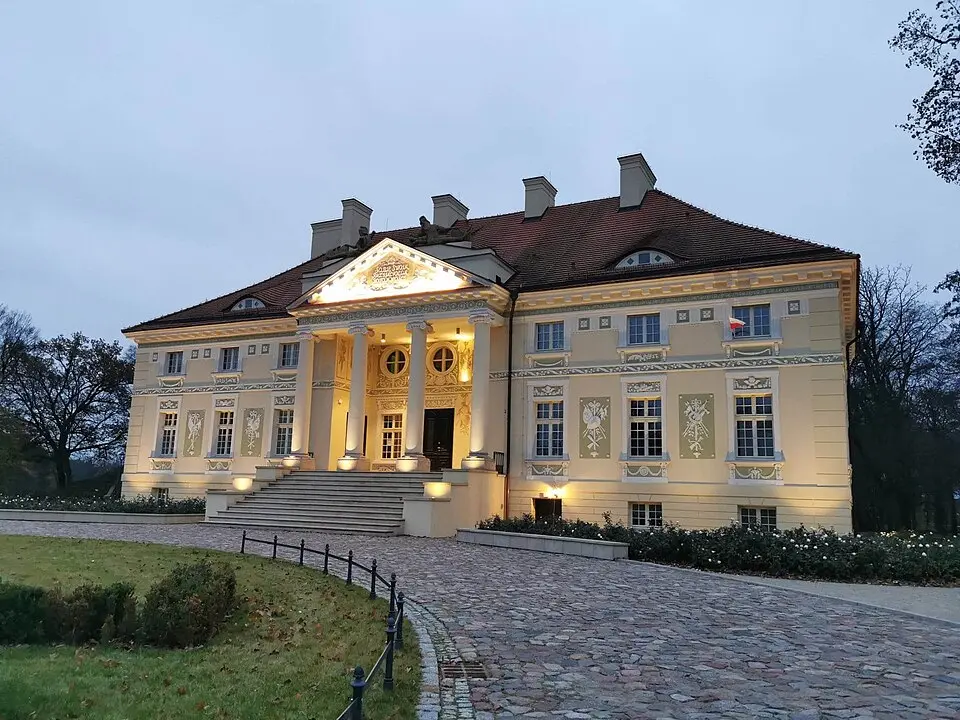 Palace in Lewków