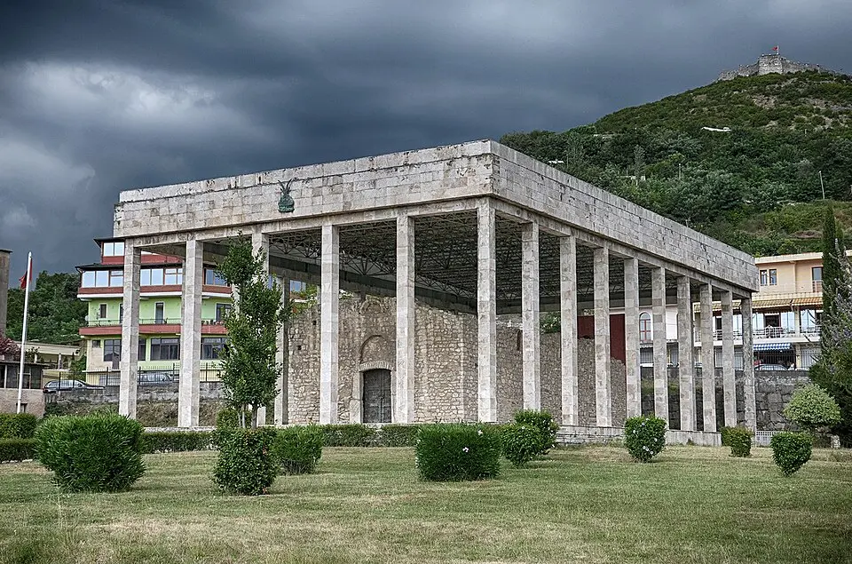 Mauzoleu i Skënderbeut