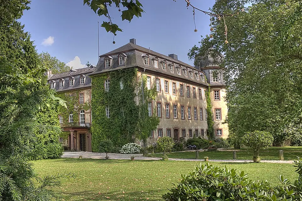 Image: Sven Teschke, Büdingen · CC BY-SA 3.0 DE Schloss Lich