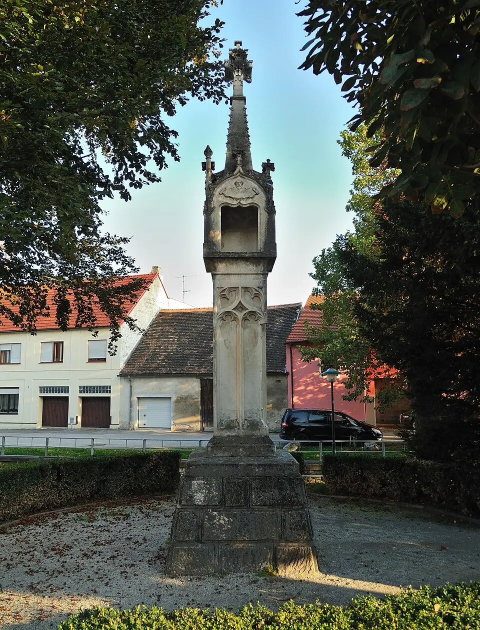 Lichtsäule, Halterkreuz