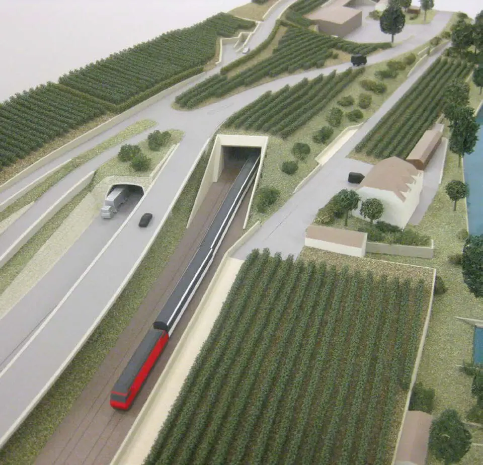 Obrázek: Bundesamt für Verkehr · Public domain Ligerztunnel