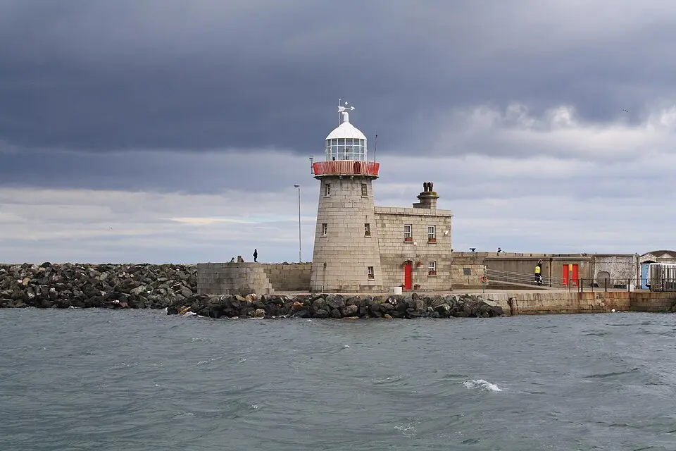 Howth Harbour Lighthouse (1818)