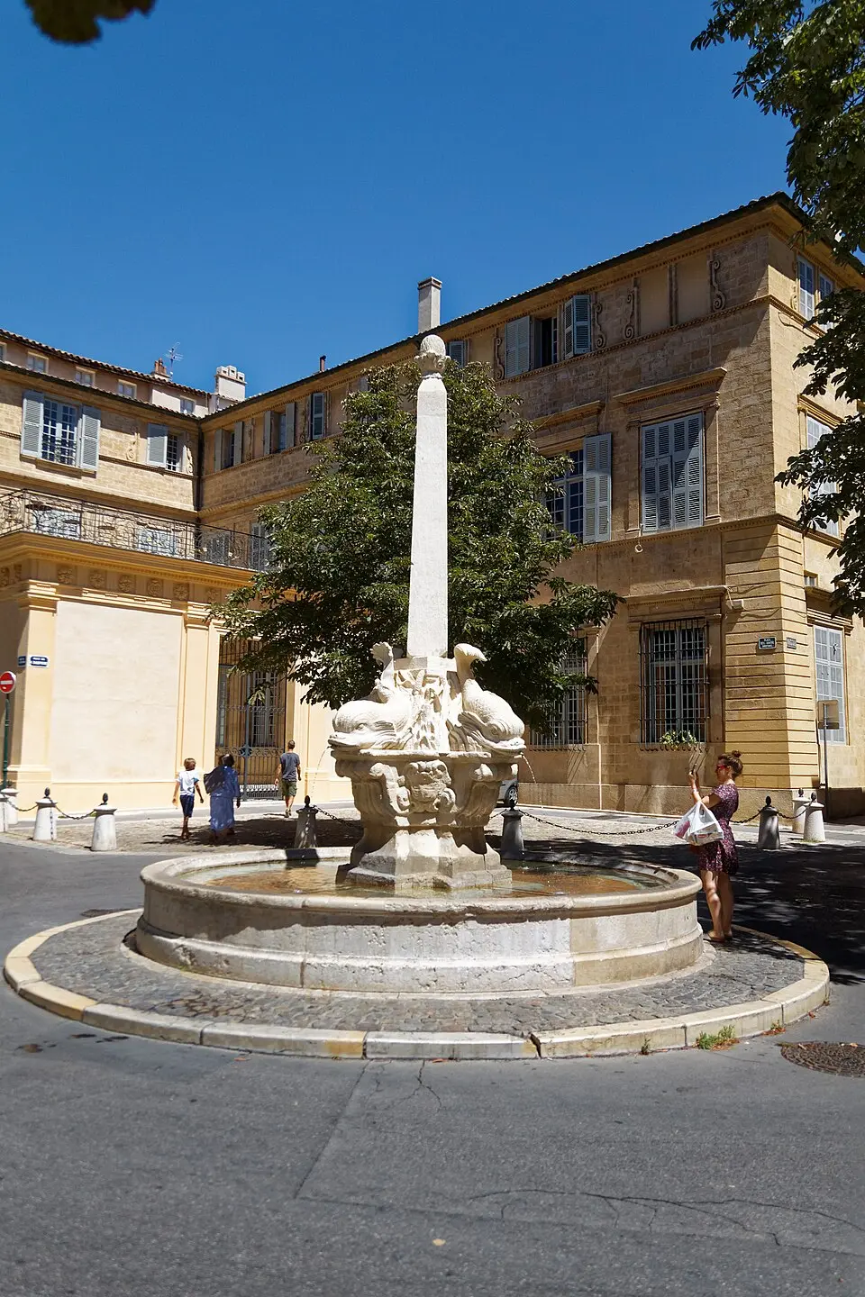 fontaine des Quatre-Dauphins