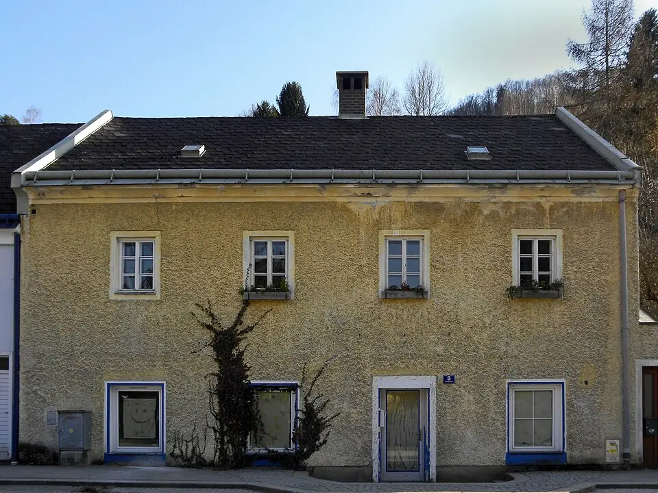 Wohn- und Geschäftshaus