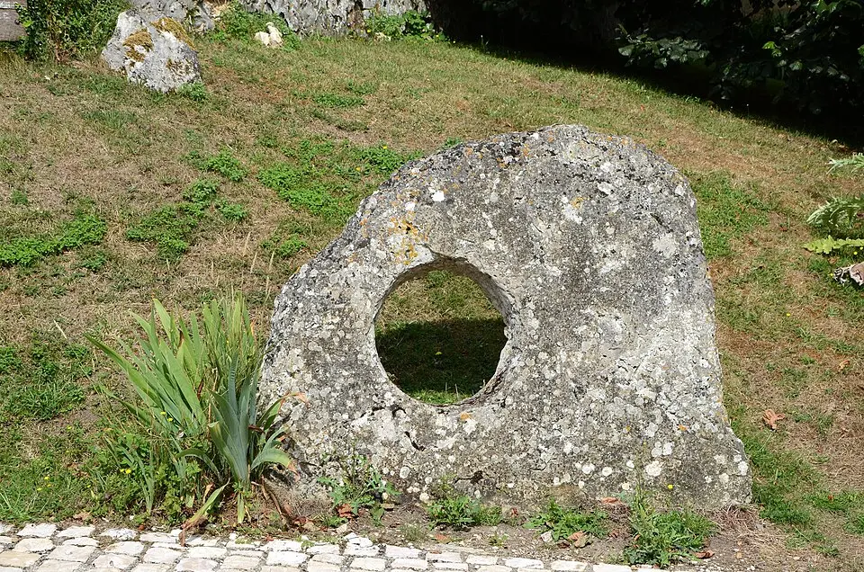 sépulture mégalithique d'Aizier