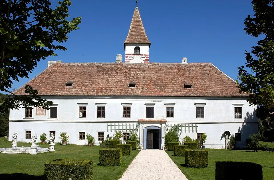 Bild: Manfred Kuzel · CC BY-SA 3.0 AT Schloss Limberg