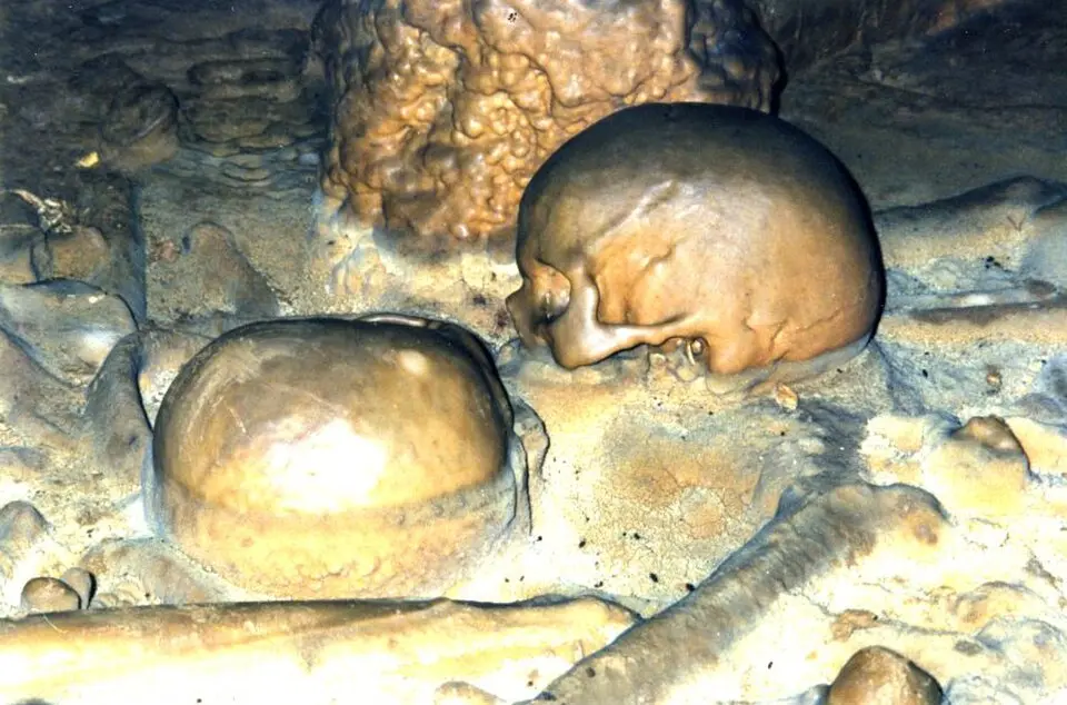 grotte de Linars