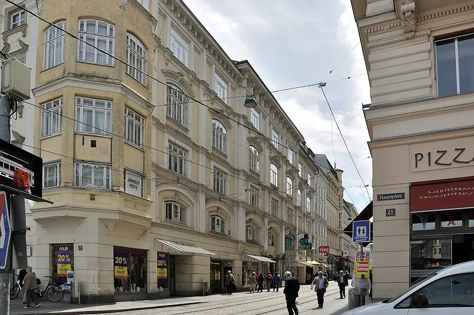 Wohn- und Geschäftshaus