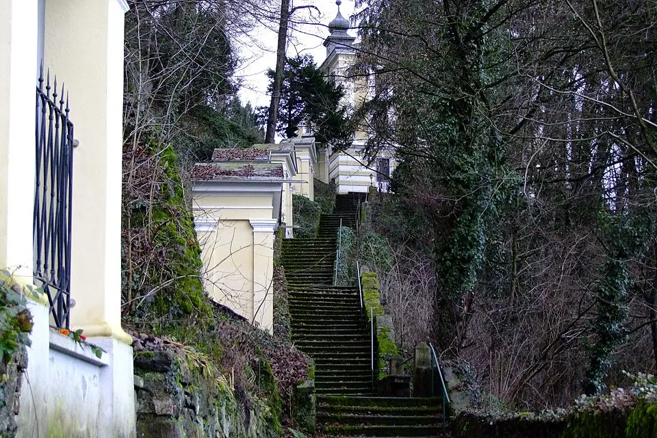 Kreuzweg und Kalvarienberg