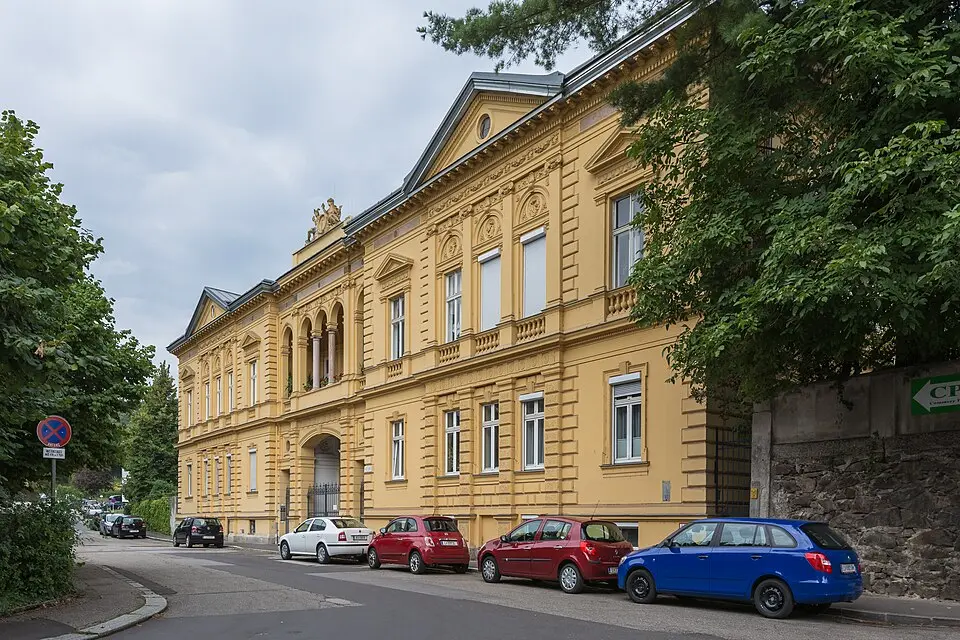 Verwaltungs- und Direktionswohnhaus sowie Stollen