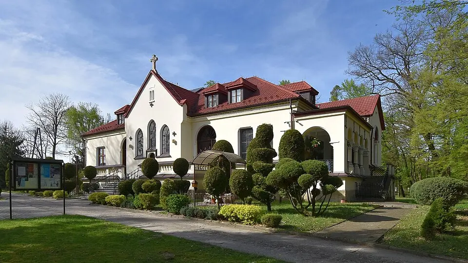 Klasztor z kaplicą w Lipinach
