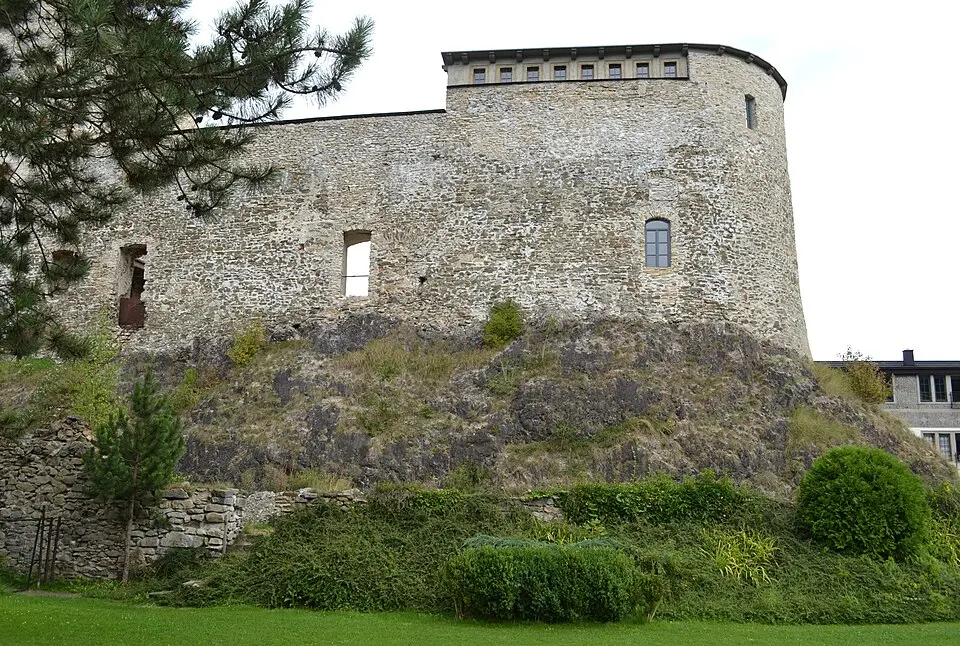 Hrad Liptovský hrádok, veža II.