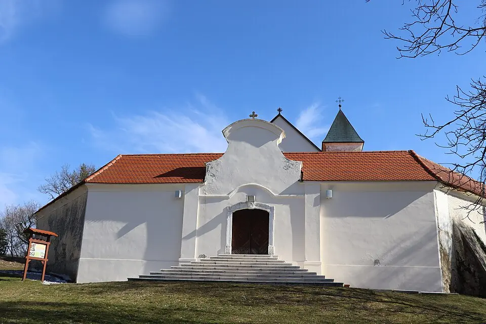 Slika: Marko Jukić -Majkl · CC BY-SA 4.0 Crkva sv. Marije Gorske (Majka Božja Gorska)