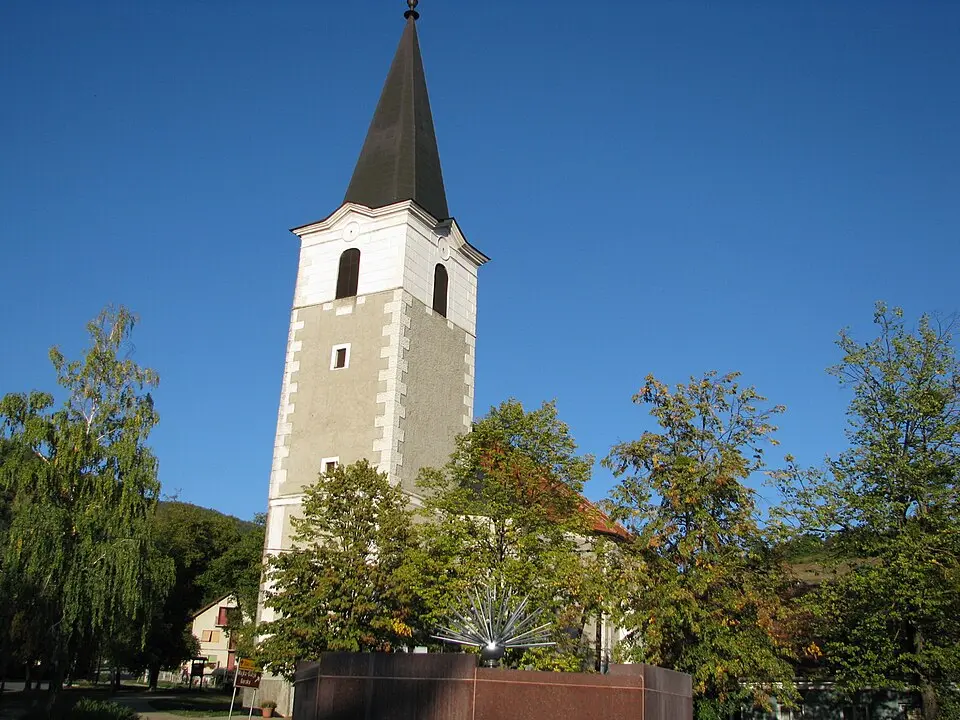 Slika: Ex13 · CC BY-SA 3.0 Lobor