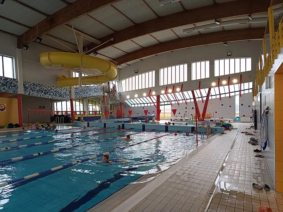 Obrázok: Fry72 · CC BY-SA 4.0 Gminny Ośrodek Turystyki, Sportu i Rekreacji Nautica