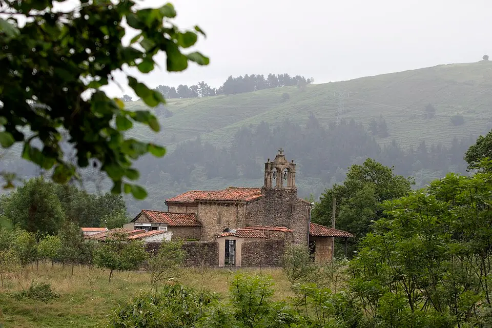 Lludeña