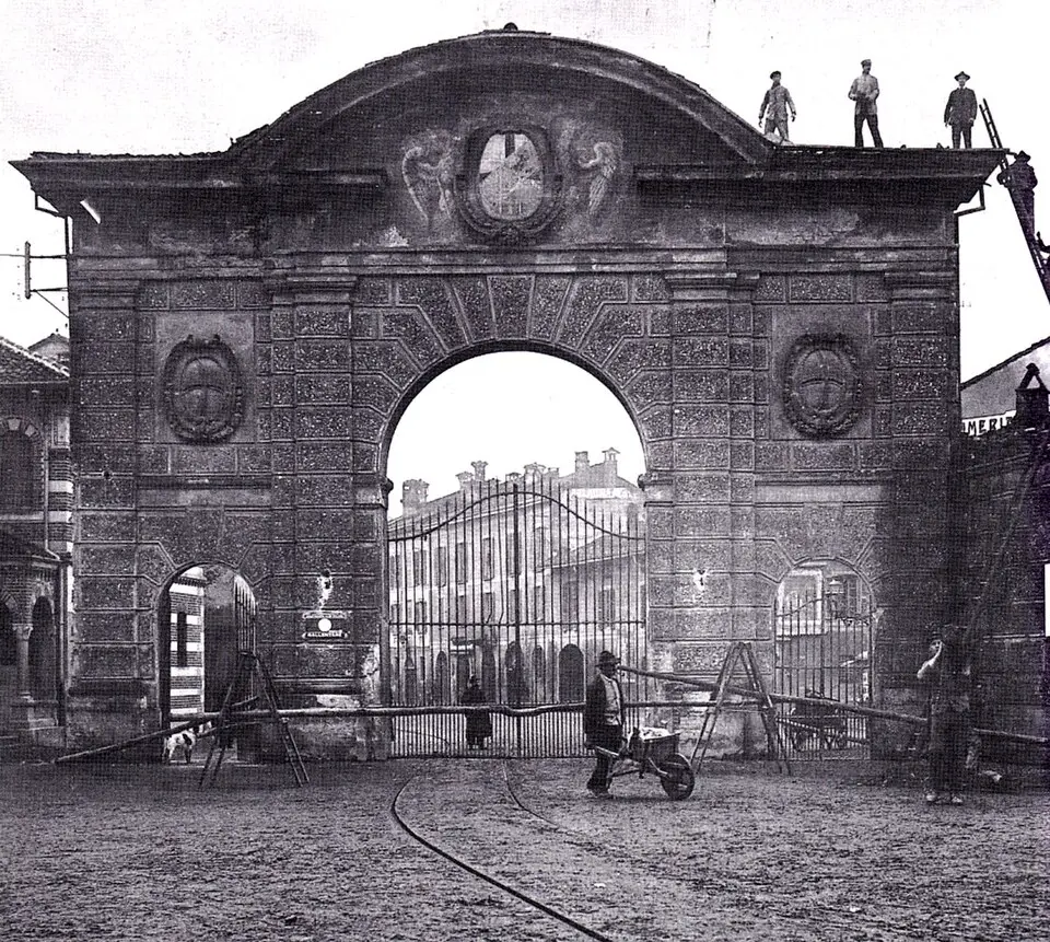 Porta d’Adda