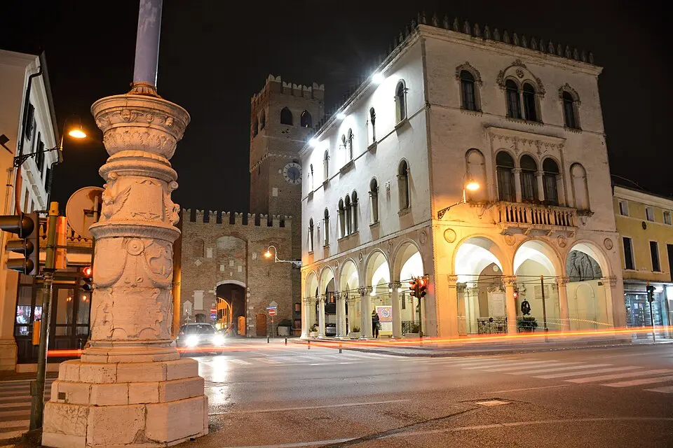 palazzo della Loggia