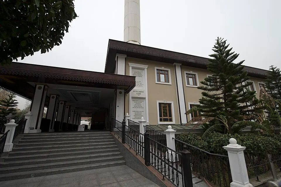 Kuyularonu Mosque