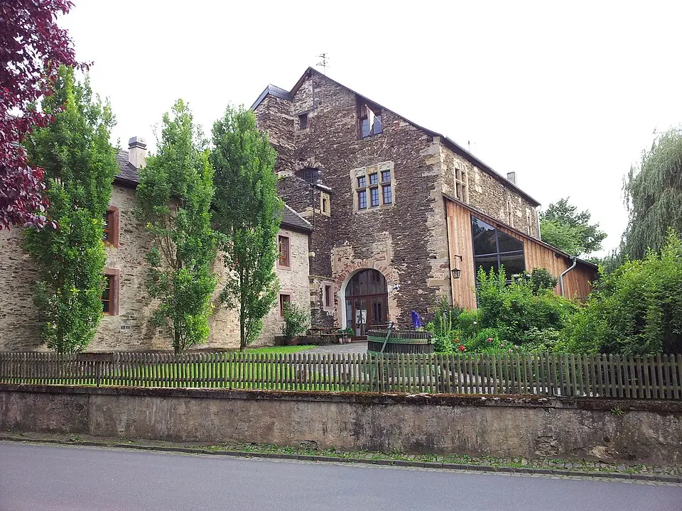 Burg Longuich