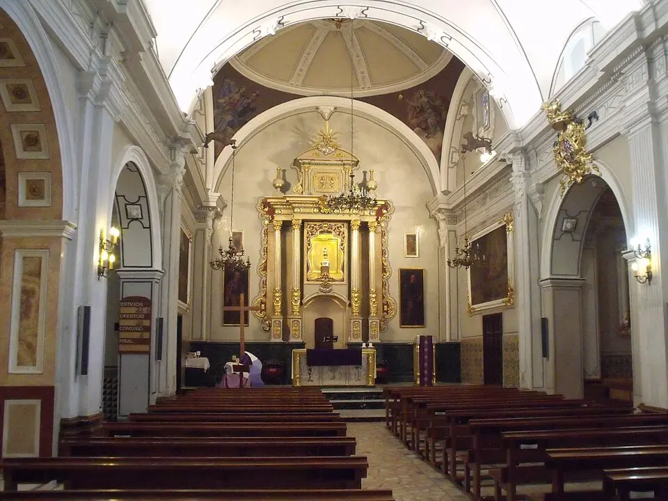 Image: 19Tarrestnom65 · CC BY-SA 3.0 Iglesia de Nuestra Señora del Olivar