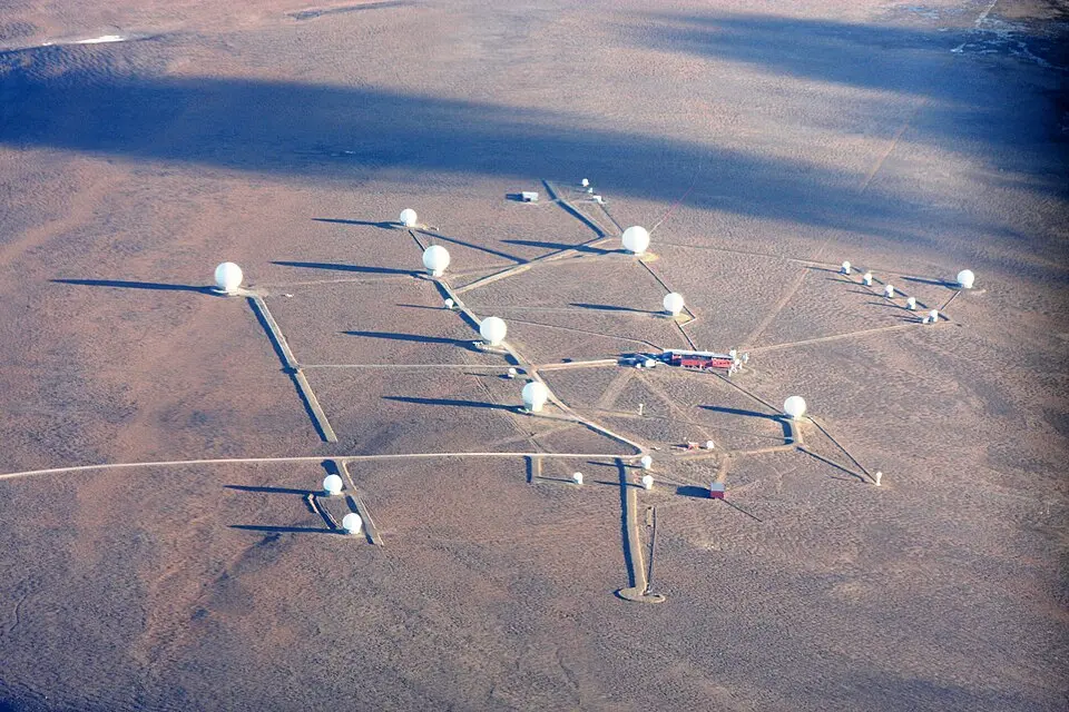 Svalbard satellittstasjon