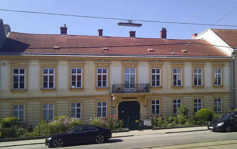Image: Sebastian.Dietrich · CC BY-SA 3.0 AT Wohnhaus, Louisenhof