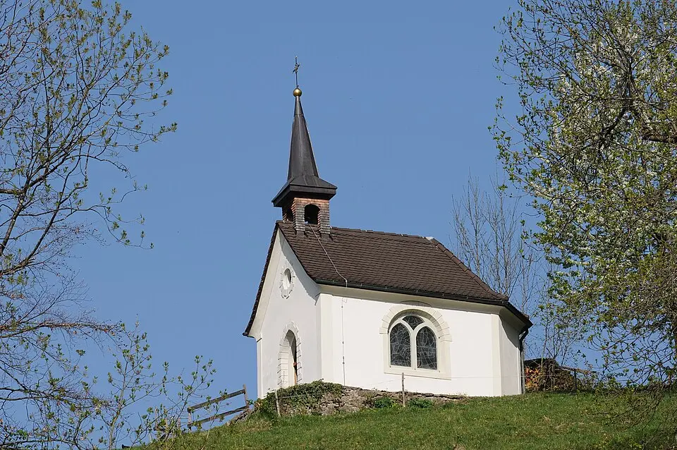 Bild: böhringer friedrich · CC BY-SA 2.5 Lourdeskapelle