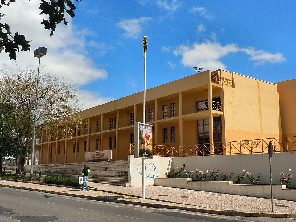 Loures