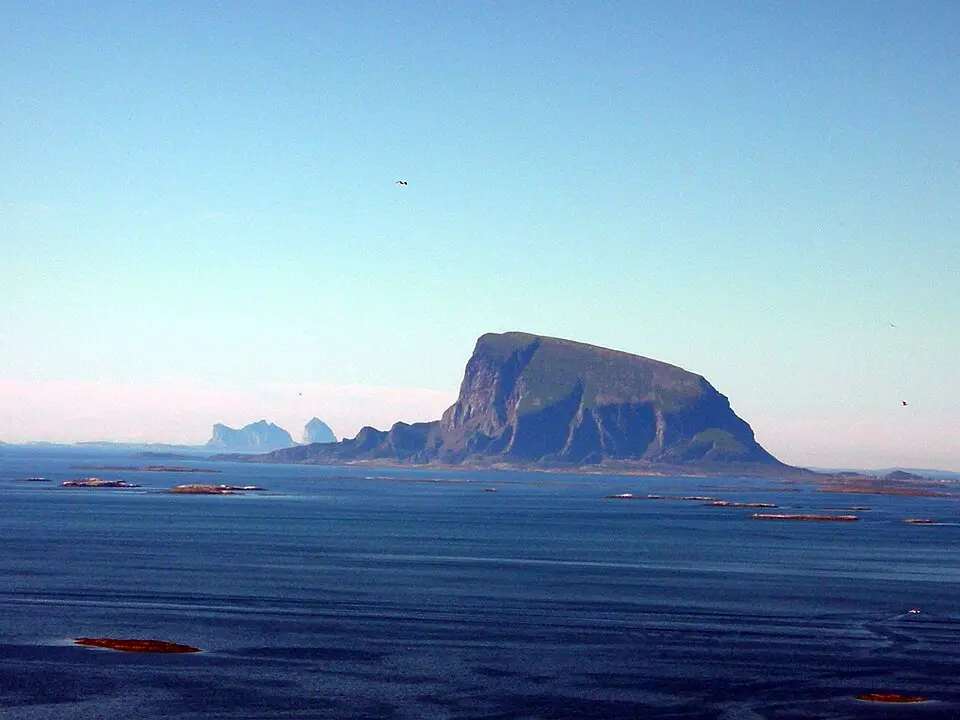 Lovund