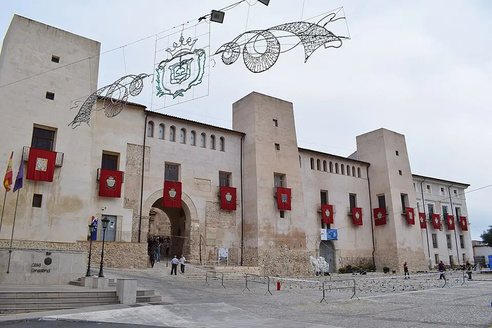 Castillo-Palacio de los Milán de Aragón