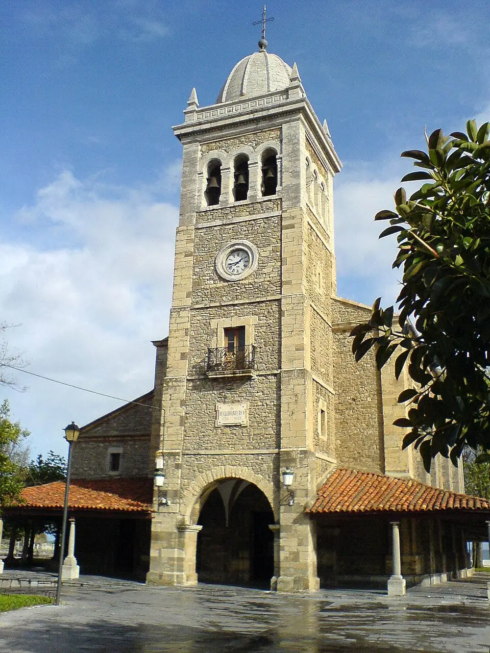 iglesia de Santa María (Luanco)