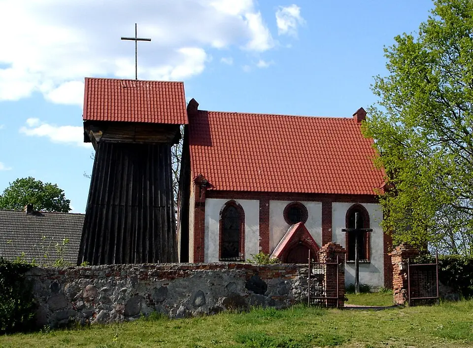 Wieża przy kościele św. Rodziny w Lubowie