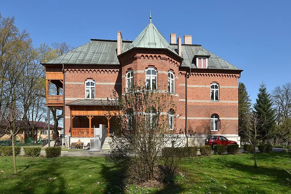 Zespół pałacowy w Lubzinie