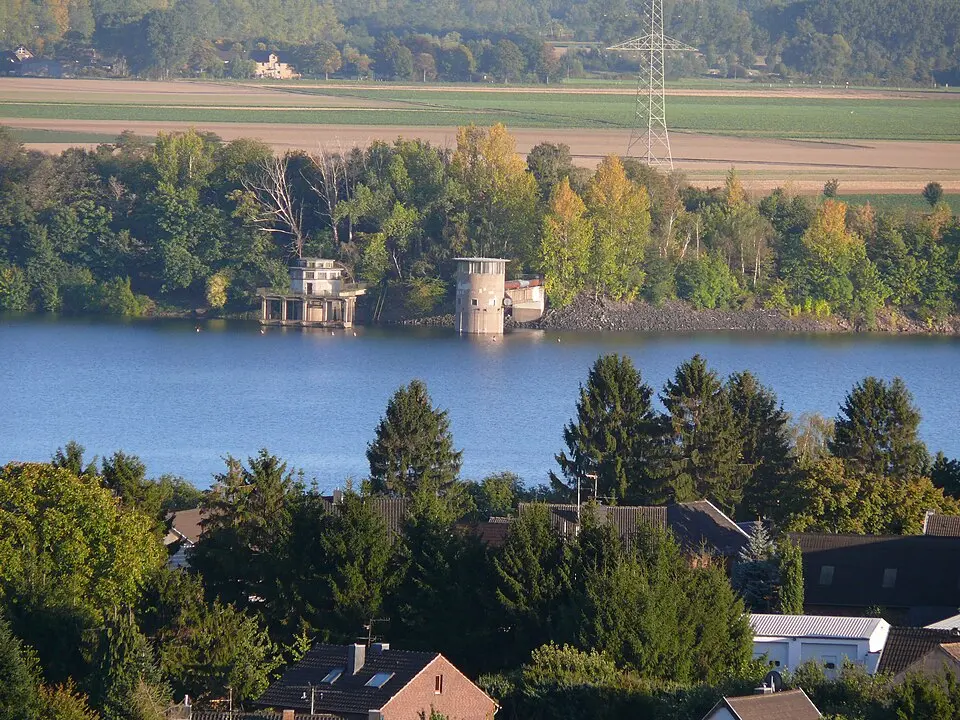 Image: FRAC · CC BY-SA 3.0 Lucherberger See
