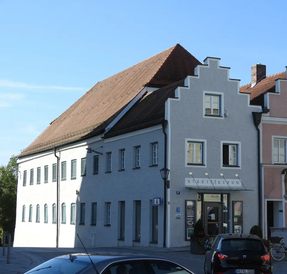 Ehemaliges Kloster-Baumburgisches Kastenamt, jetzt Stadtmuseum
