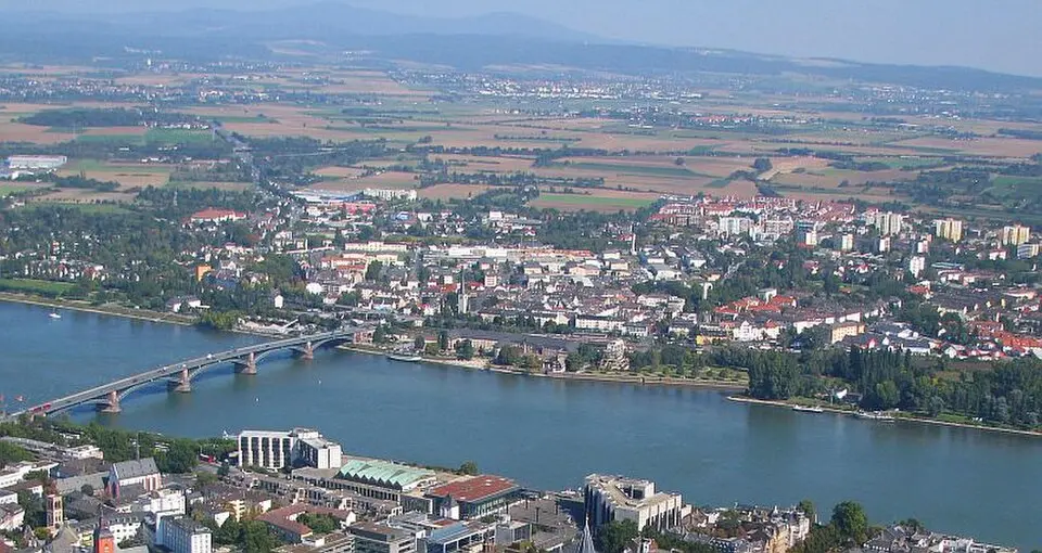 Slika: Wolfgang Pehlemann Wiesbaden Germany · CC BY-SA 3.0 DE Mainz-Kastel