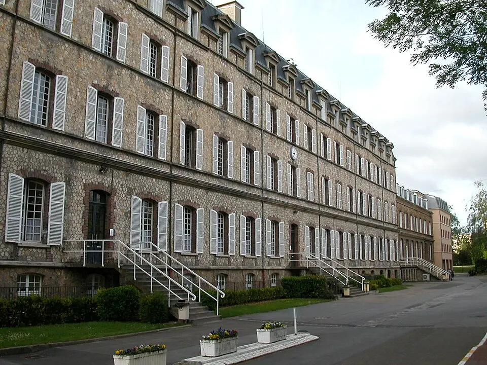 Image: Momotaz · CC BY 3.0 lycée Sainte-Geneviève