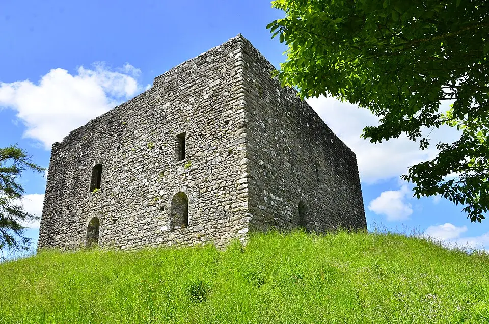 Ringwork, castle, town banks, site of Saxon town and defences