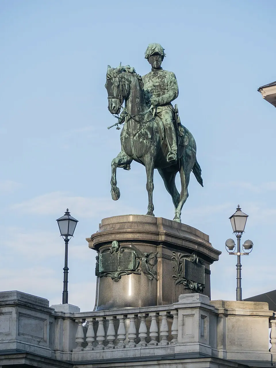 Obrázok: Thomas Ledl · CC BY-SA 3.0 AT Erzherzog Albrecht-Denkmal auf der Albrechtsrampe