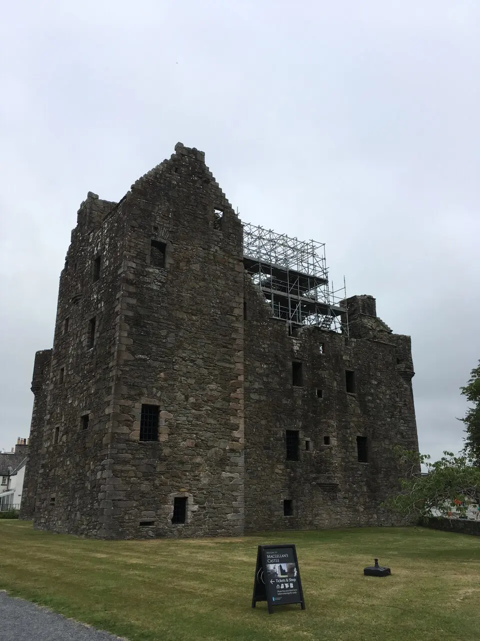 Bild: LornaMCampbell · CC BY-SA 4.0 MacLellan’s Castle