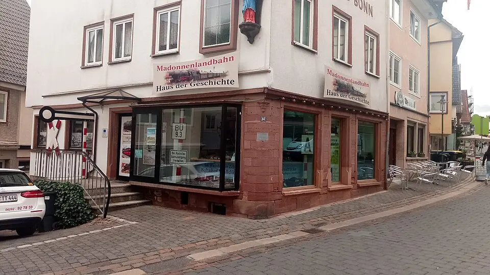 Image: Granpar · CC BY 3.0 Madonnenlandbahn - Haus der Geschichte