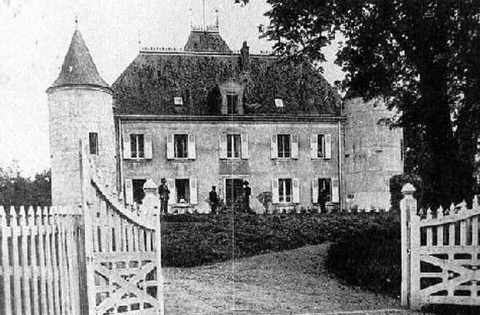 Bild: Ministère français de la Culture + collection User INE86 · Licence Ouverte château du Bost
