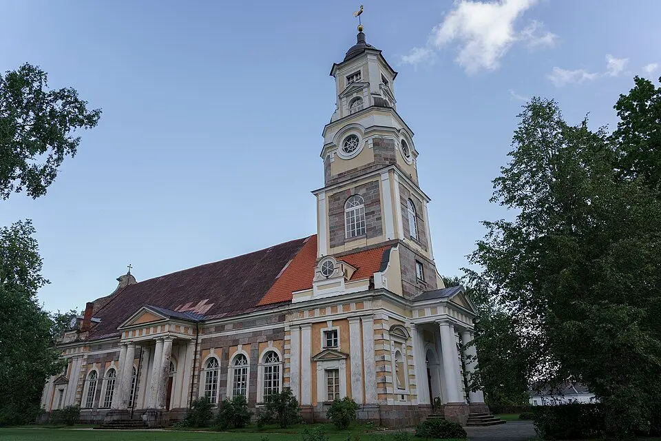 Image: Dāvis Kļaviņš · CC BY-SA 2.0 Alūksne Lutheran church