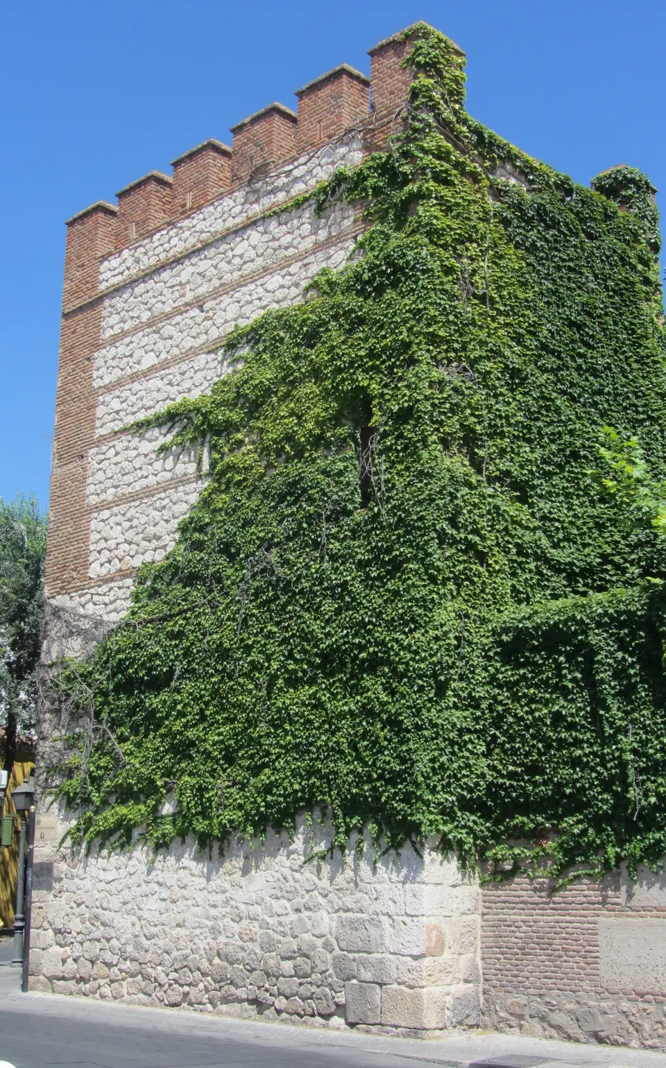 Torres del recinto amurallado de Alcalá de Henares