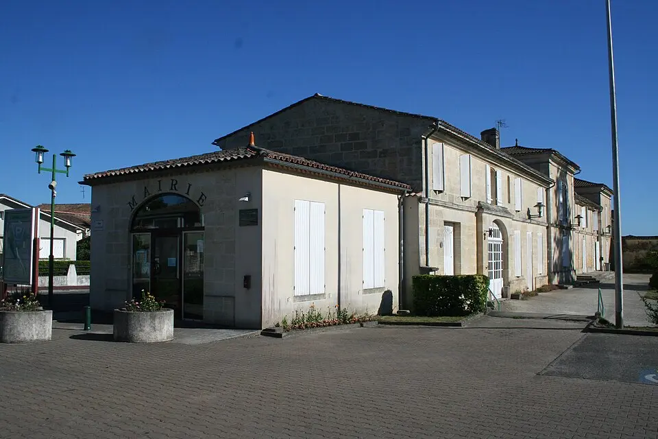 Kép: Randomblue · Public domain Cubzac-les-Ponts