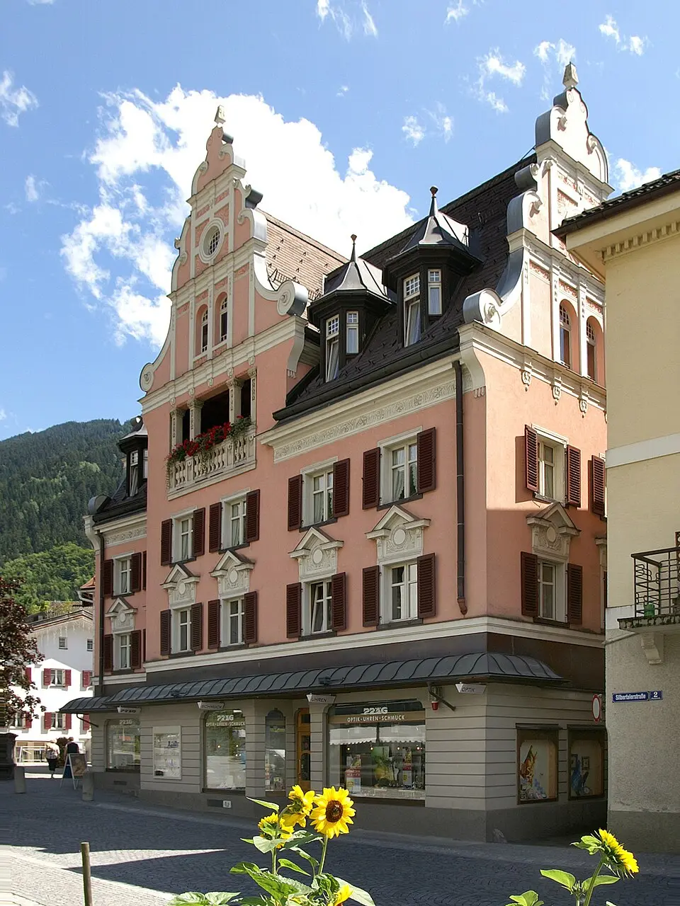Wohn- und Geschäftshaus, Haus Maklott