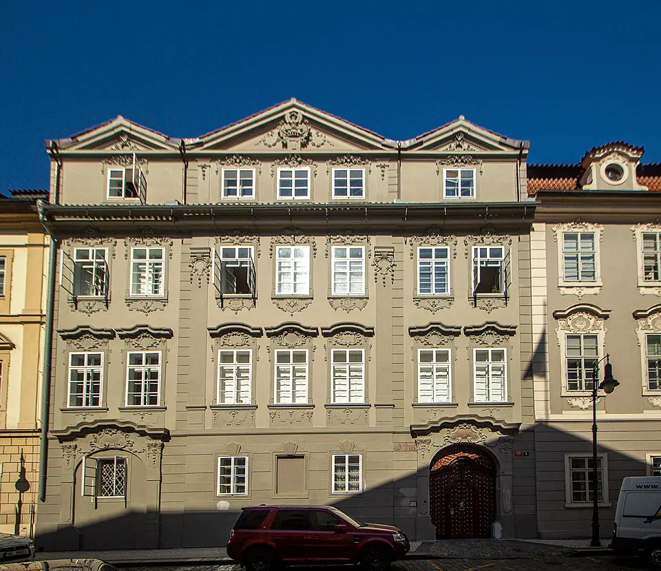 Palác Lažanských ve Sněmovní